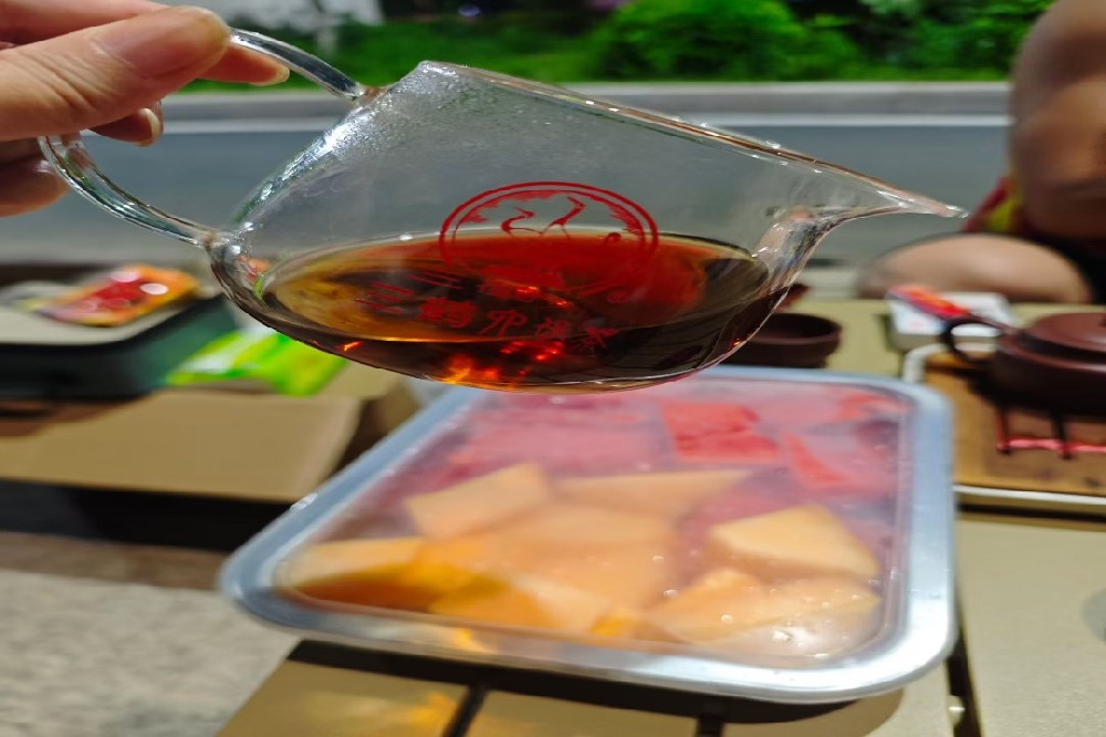 六堡茶定义：深入解读这一中国传统黑茶的独特魅力