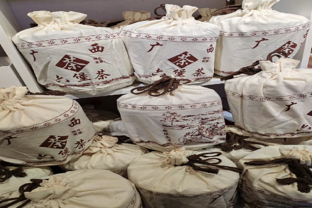 一盏六堡茶,千年民俗情 | 山塘岐溯源核心产区,敬献民俗文化中的醇厚滋味