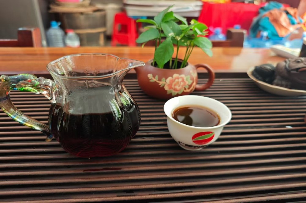 六堡紧压茶:时光雕琢的收藏珍品,解读山塘岐的升值密码