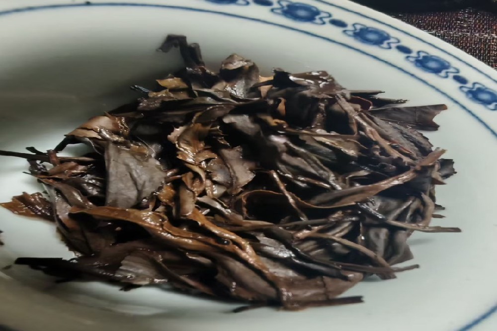 山野本味的探索:客观解读农家六堡茶的独特魅力与挑战